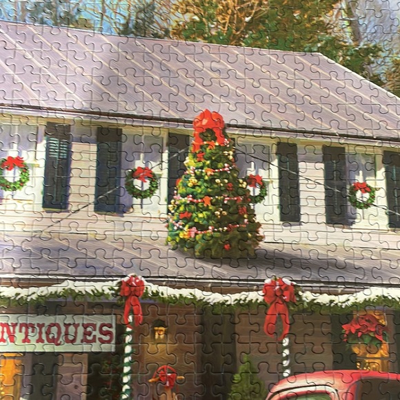 Eurographics 1,000 piece Christmas antique store puzzle - Picture 9 of 10
